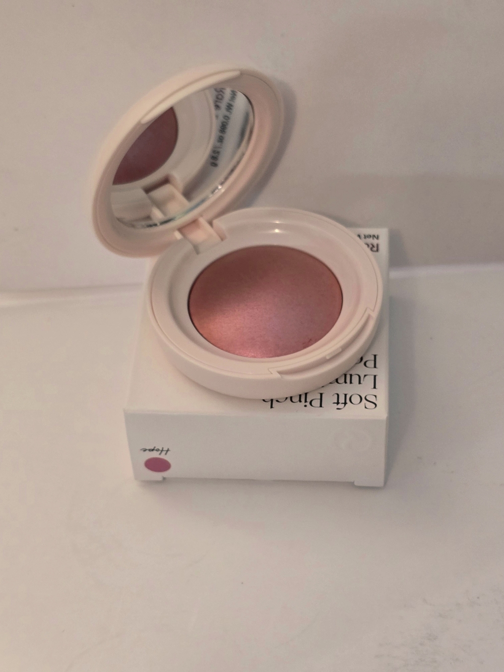 Rare Beauty Blush Compact in Hope